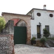Entrata Palazzo Albertoni Via Chiesuola