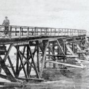 1916 - Il collaudo del ponte con un pesante obici da 280 trainato da una trattrice Fiat. (Monte Grappa - 1900-200 Testimonianze di un secolo -di Antonio F. Celotto)